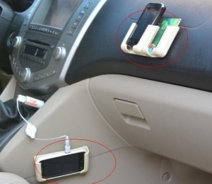 Подставка под телефон на панель авто (бежевая) 