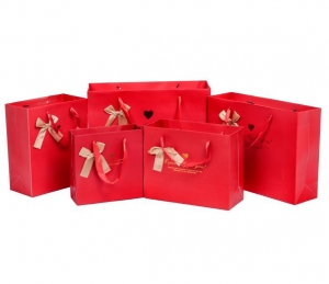 Подарочный пакет Classic Red 26х33х10 см.  ― Интернет-магазин оригинальных подарков Tuk-i-tuk.ru